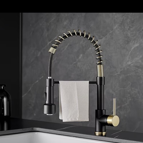 Kitchen faucet with sprayer